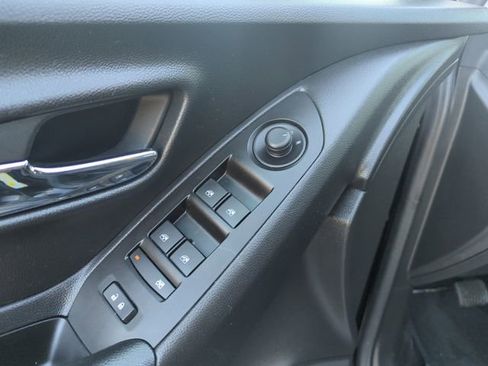 Used 2022 Chevrolet Trax LT w/ Midnight Edition image 17