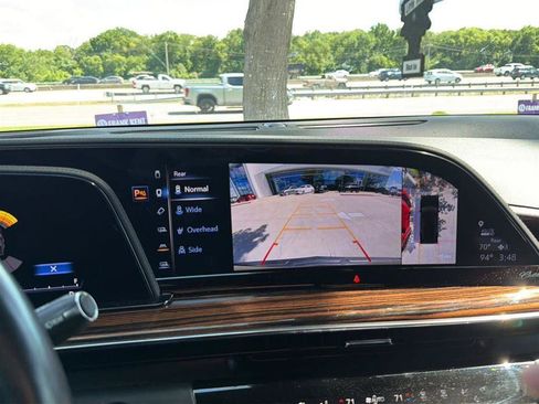 Used 2023 Cadillac Escalade Premium Luxury w/ Performance Package AWD/4WD image 6