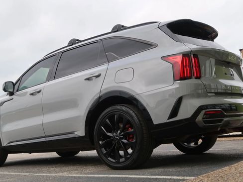 Used 2022 Kia Sorento SX image 12