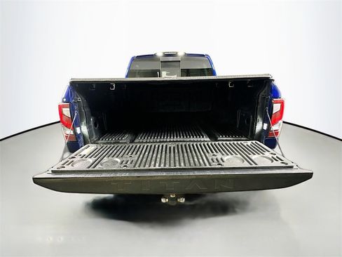 Used 2020 Nissan Titan Platinum Reserve w/ Moonroof Package image 33