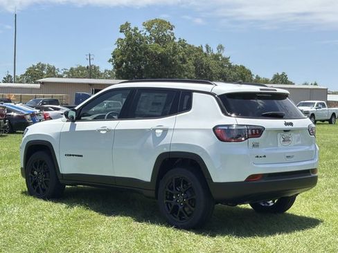 New 2026 Jeep Compass Latitude AWD/4WD image 14