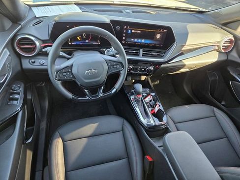 Used 2024 Chevrolet Trax RS w/ Driver Confidence Package image 11