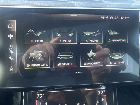 Used 2021 Audi e-tron Premium w/ Towing Package image 15