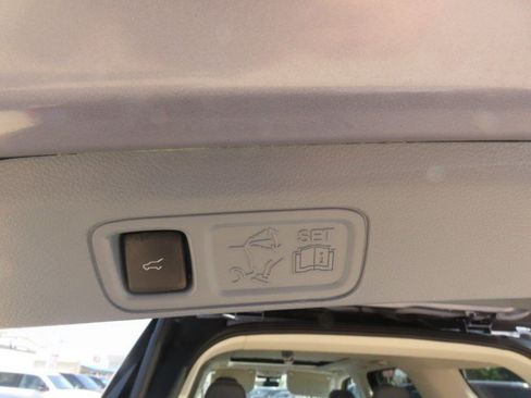 Used 2022 Lincoln Navigator Black Label AWD/4WD image 13