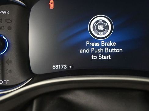 Used 2024 Chrysler Pacifica Select image 12