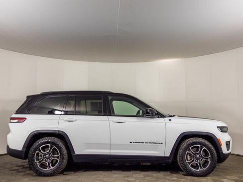 Used 2022 Jeep Grand Cherokee Trailhawk AWD/4WD image 17