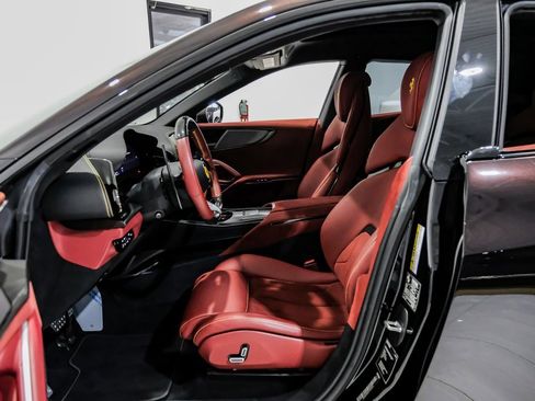 Used 2024 Ferrari Purosangue image 28