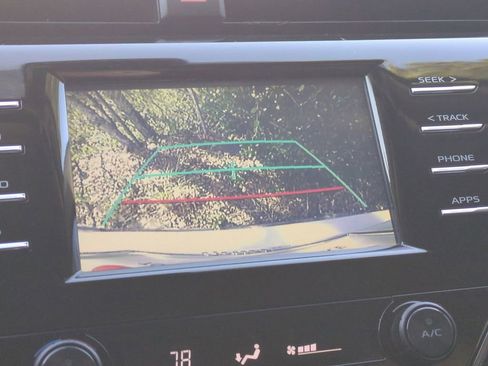 Certified 2019 Toyota Camry SE image 20