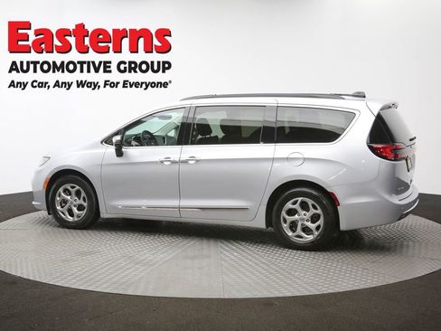 Used 2023 Chrysler Pacifica Limited image 99
