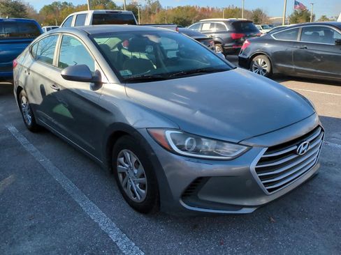Used 2017 Hyundai Elantra SE w/ Cargo Package image 7