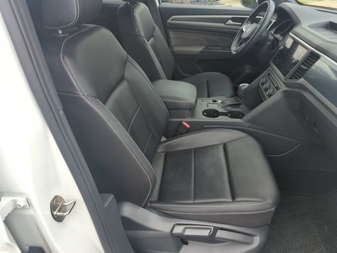 Certified 2021 Volkswagen Atlas Cross Sport SE FWD image 36