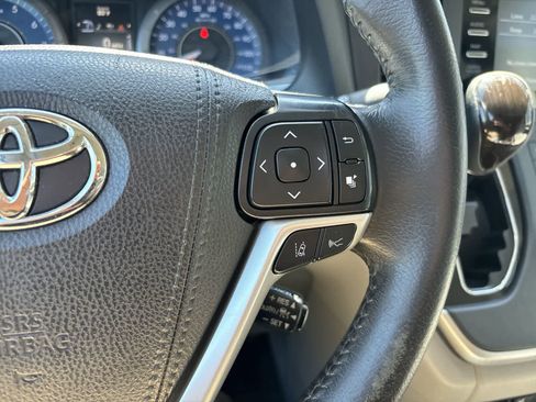 Used 2020 Toyota Sienna XLE image 13