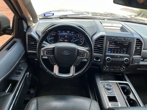 Used 2019 Ford Expedition Platinum RWD image 6