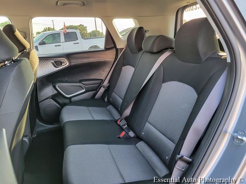 Used 2025 Kia Soul LX w/ LX Technology Package FWD image 11