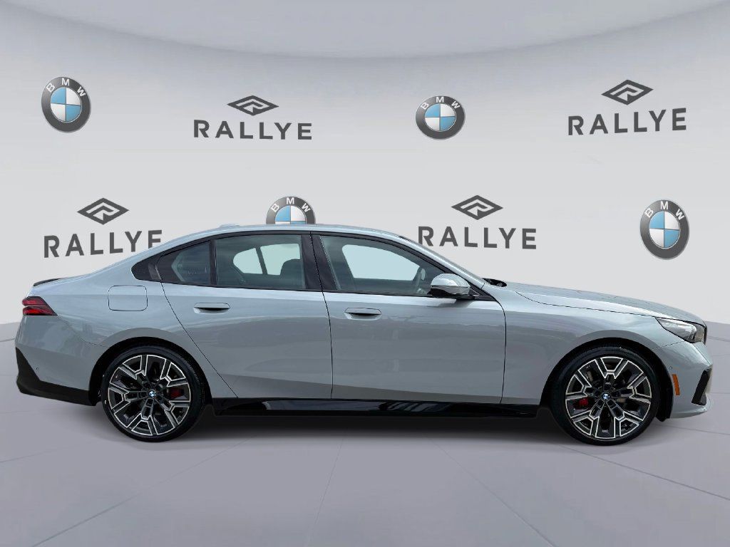 Certified 2026 BMW 530i xDrive AWD/4WD image 4
