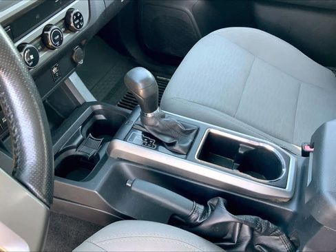 Used 2017 Toyota Tacoma SR5 image 16