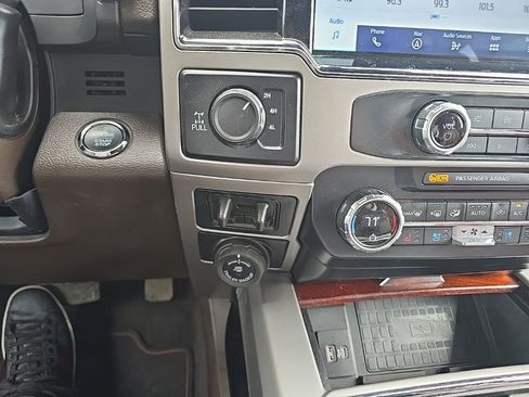 Used 2022 Ford F350 King Ranch w/ King Ranch Ultimate Package AWD/4WD image 24