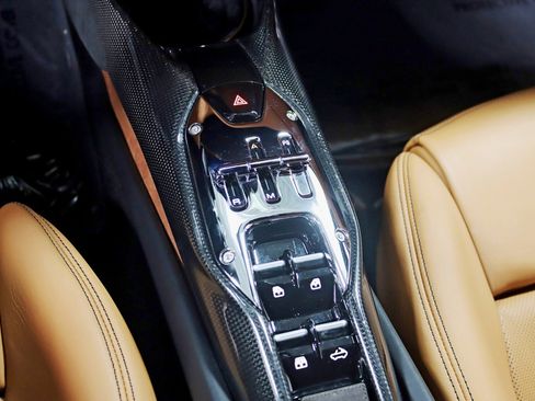 Used 2024 Ferrari 296 GTS image 32