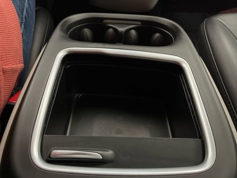 Used 2024 Chrysler Pacifica Touring-L FWD image 33