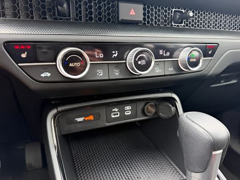 Certified 2024 Honda CR-V EX image 19