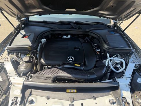 Used 2021 Mercedes-Benz GLC 300 4MATIC image 32