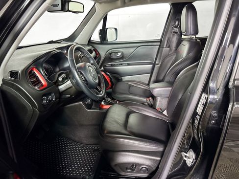 Used 2022 Jeep Renegade Trailhawk image 11