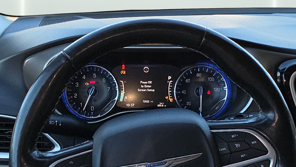 Used 2021 Chrysler Pacifica Touring-L FWD image 11