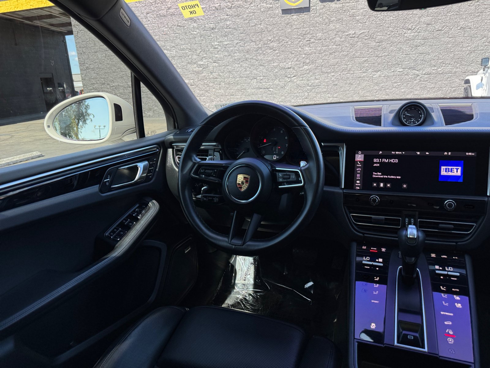 Used 2023 Porsche Macan w/ Premium Package Plus AWD/4WD image 16
