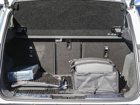 Certified 2025 Land Rover Range Rover Evoque S image 24