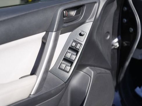 Used 2016 Subaru Forester 2.5i Premium image 29