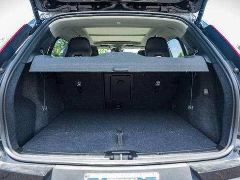 Certified 2025 Volvo XC40 B5 Plus AWD/4WD image 10