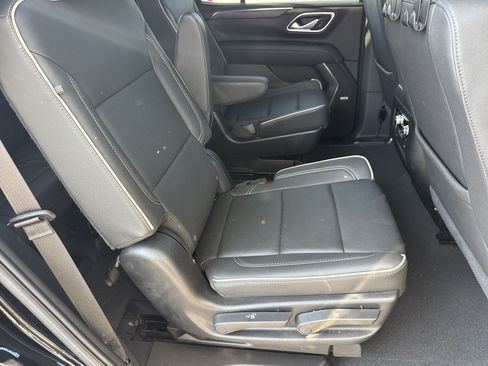 Certified 2024 GMC Yukon SLT w/ SLT Premium Package AWD/4WD image 14