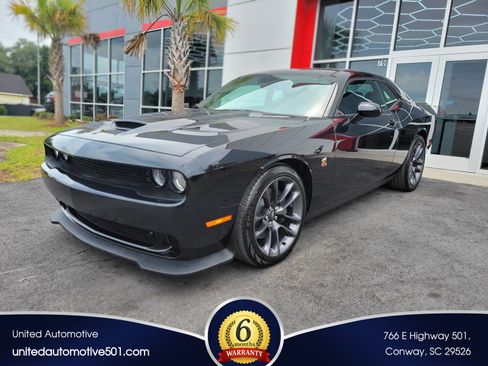 Used 2023 Dodge Challenger R/T Scat Pack RWD image 1