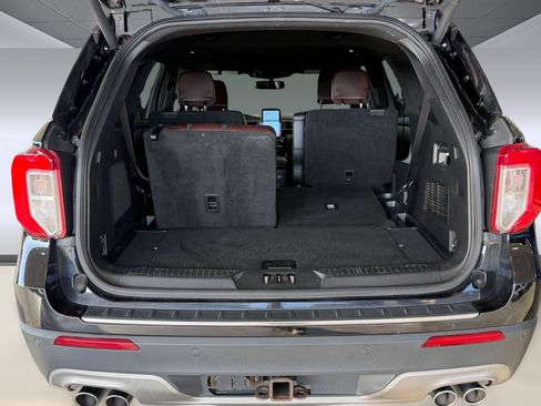 Used 2022 Ford Explorer Platinum w/ Equipment Group 601A AWD/4WD image 25