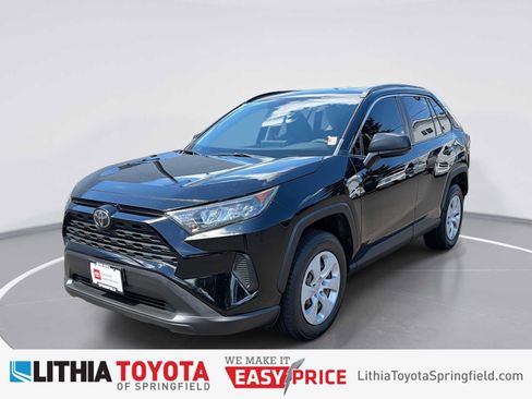 Certified 2019 Toyota RAV4 LE FWD image 1