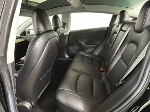Used 2018 Tesla Model 3 Long Range RWD image 26