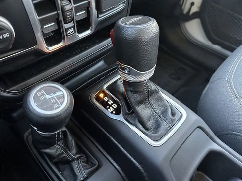 Used 2024 Jeep Gladiator Sport image 22