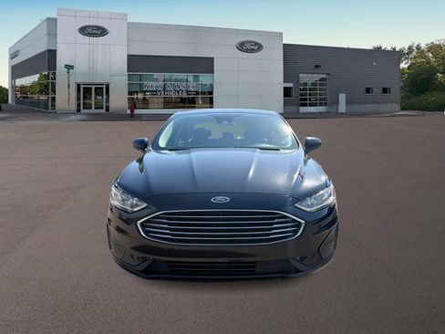 Used 2020 Ford Fusion SE FWD image 3