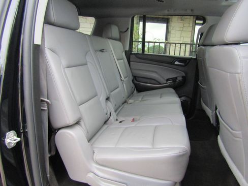 Used 2016 Chevrolet Suburban LT RWD image 14