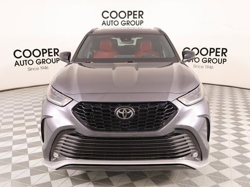 Used 2021 Toyota Highlander XSE image 9