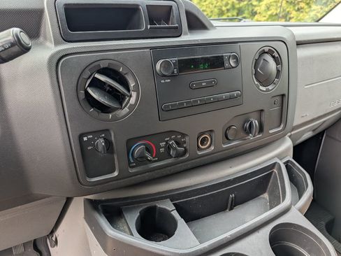 Used 2010 Ford E-150 and Econoline 150 image 14