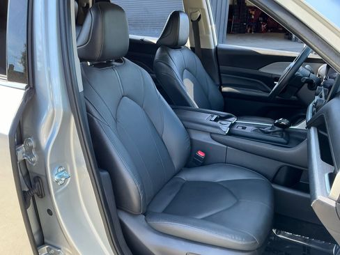 Used 2024 Toyota Grand Highlander Limited image 22