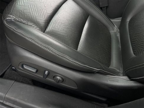 Used 2023 Buick Encore GX Essence w/ Experience Buick Package image 19