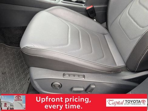Used 2025 Volkswagen Jetta SEL FWD image 10
