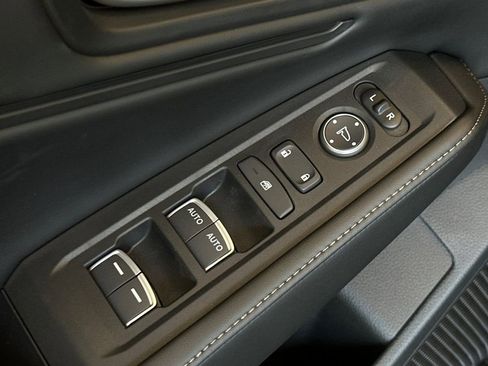 Used 2025 Honda Accord Sport image 11