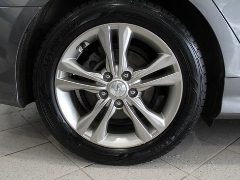 Used 2019 Hyundai Sonata Limited image 11