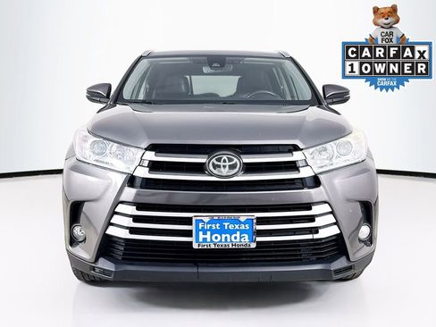 Used 2018 Toyota Highlander XLE AWD/4WD image 2