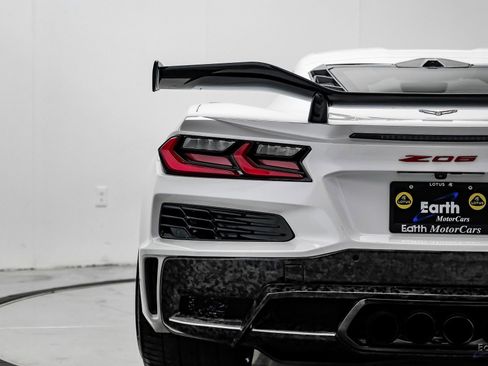 Used 2023 Chevrolet Corvette Z06 w/ Z07 Performance Package image 16