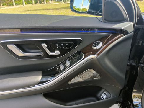 Used 2023 Mercedes-Benz S 500 S 500 4MATIC Sedan 4D image 6