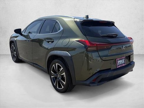 Used 2021 Lexus UX 200 w/ Accessory Package (Z2) image 8